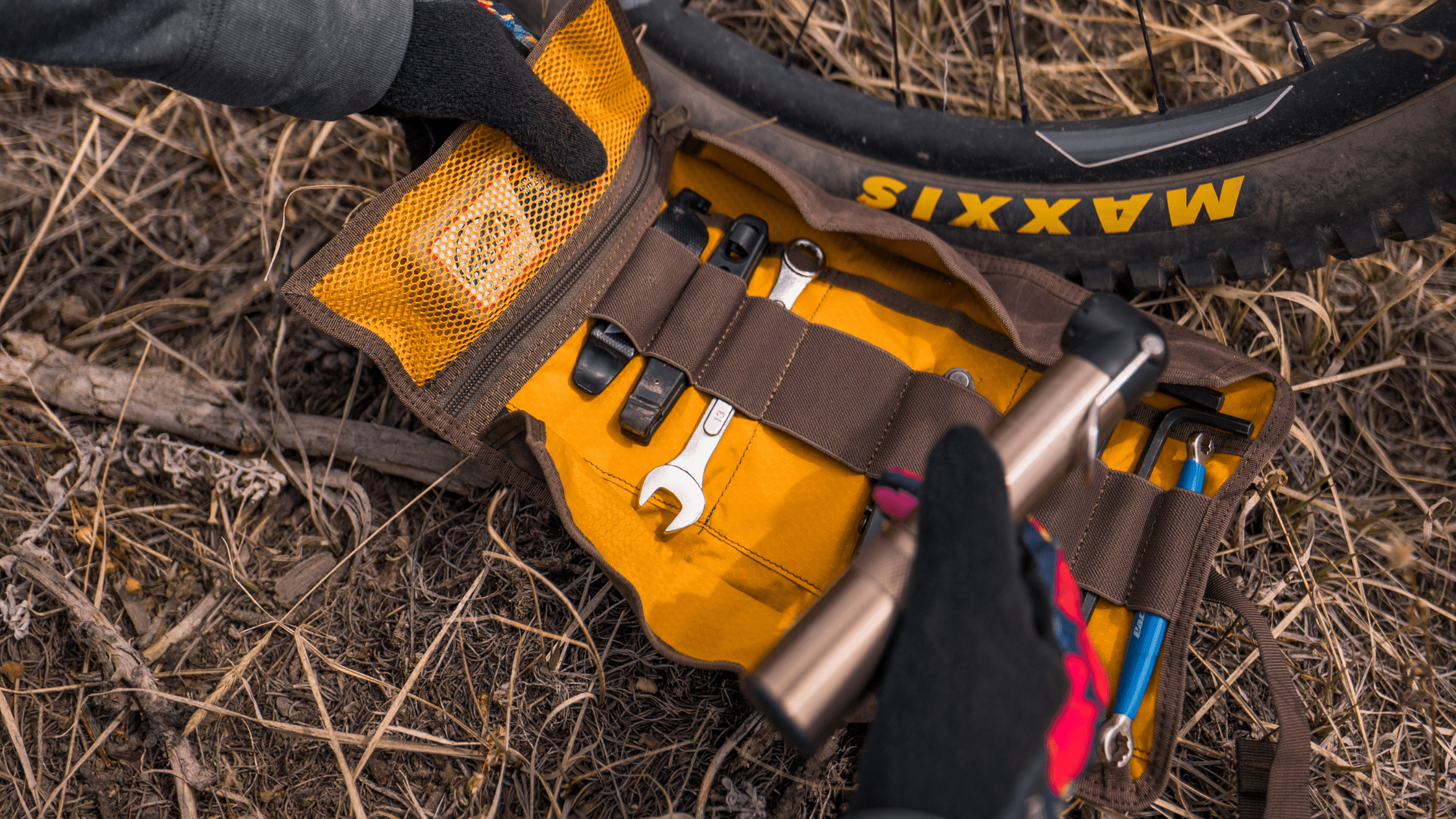 Get Ready To Meet Your Best Self! 3 Journaling Ideas For The New Year - LOCHBY